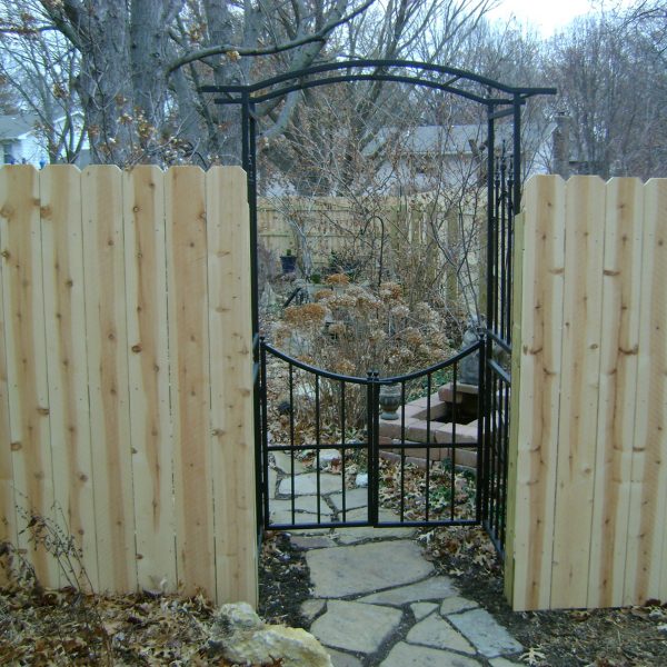 Metal gate