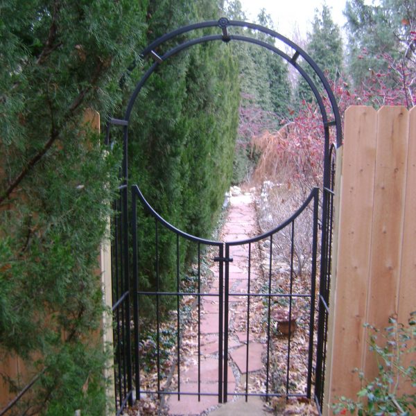Metal gate